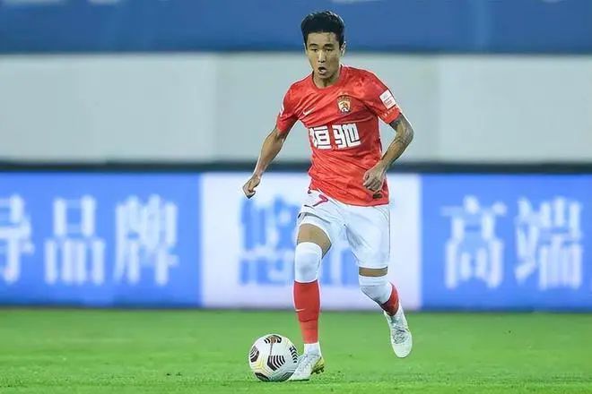 被粤媒称为中国第一前锋韦世豪为何新赛季一球未进？(2)
