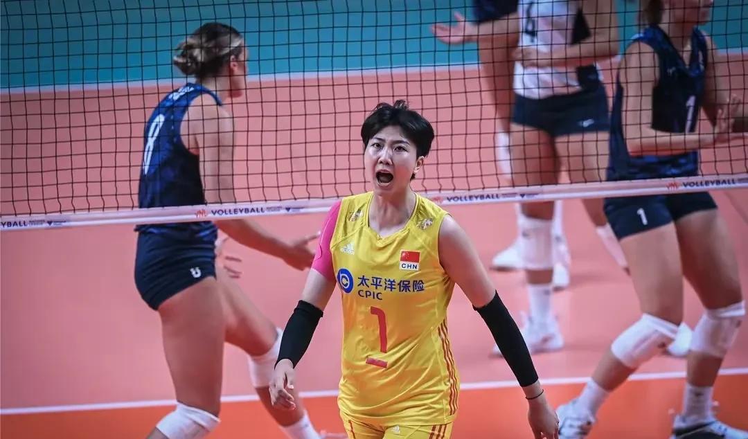 中国女排第三站比赛即将开打，最大的变化是32岁老将成为队长(1)