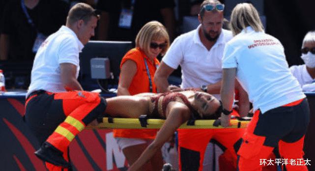 世锦赛突发意外！美国女选手昏迷溺水，救生员无动于衷，教练发火(4)