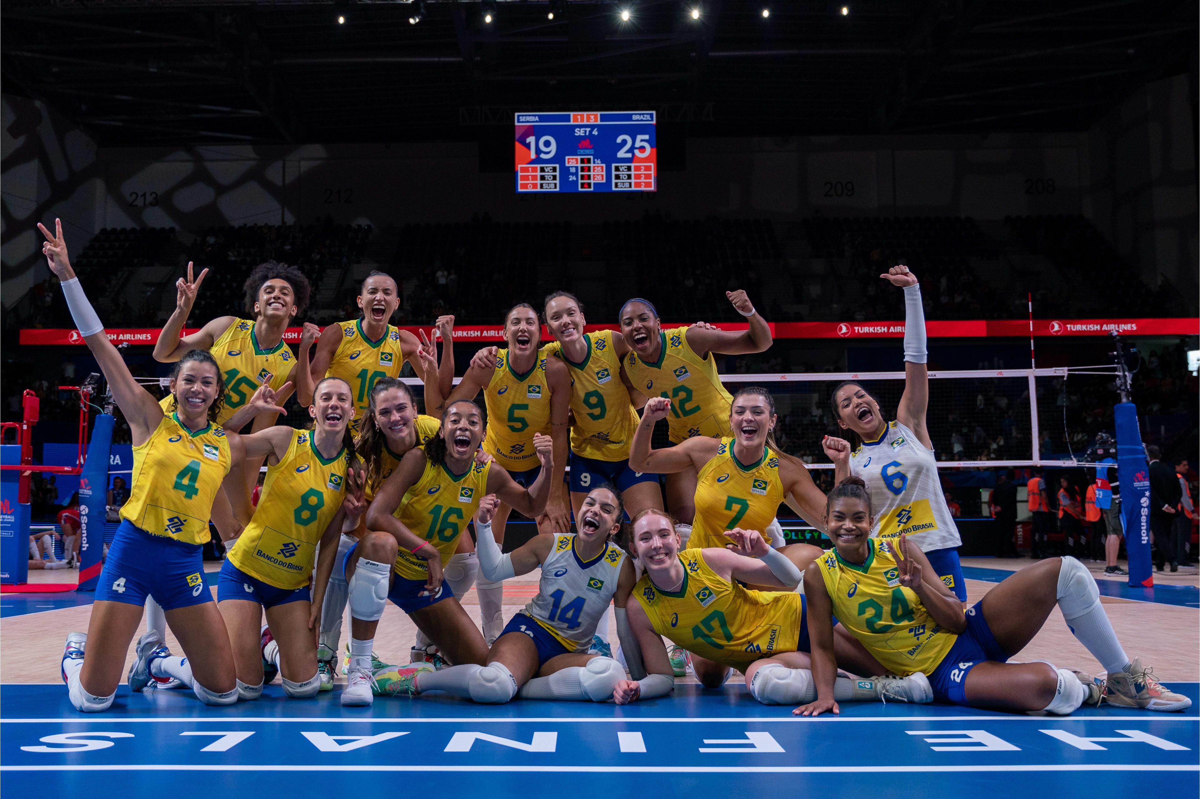 世界女排联赛总决赛，巴西3-1逆转意大利3-0横扫，会师决赛争首冠