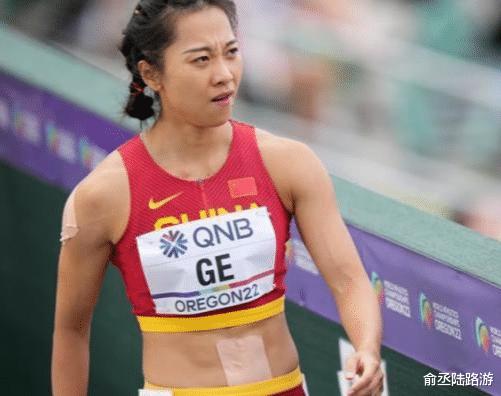 42秒93！中国队获小组第4，0.2秒之差无缘女子4×100米接力决赛(1)
