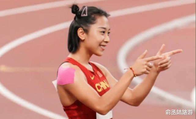 42秒93！中国队获小组第4，0.2秒之差无缘女子4×100米接力决赛(3)