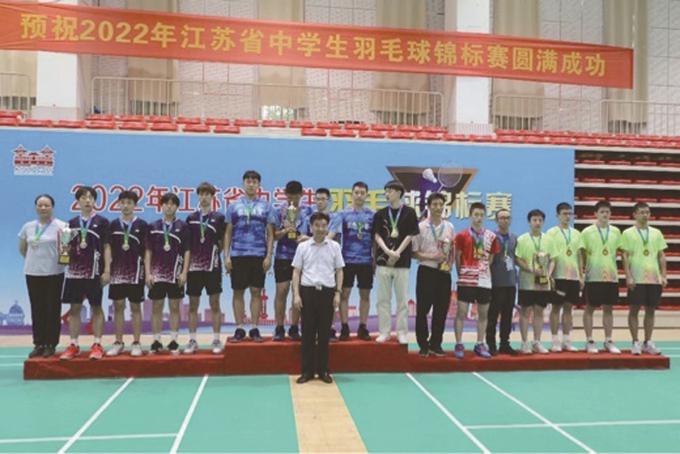 南京十二中学子 闪耀全省中学生羽毛球锦标赛