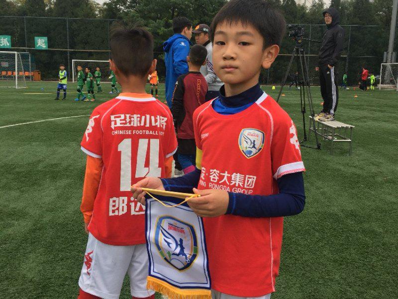 董路哭了，他的足球小将到了退役年龄，13岁之殇困扰中国足球(2)
