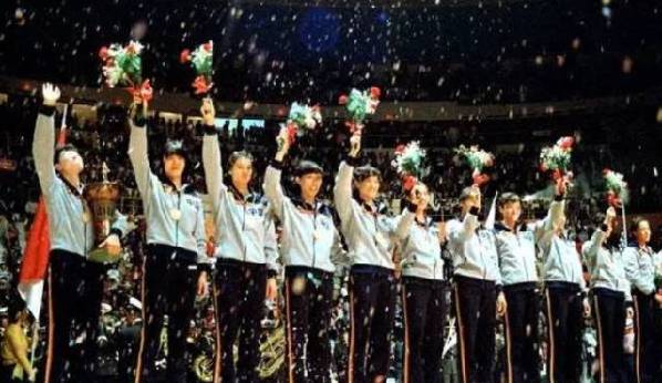 历届女排世锦赛中国队成绩 6进三甲斩获2金3银1铜(1)