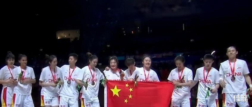 中美女篮对决 比赛解说却冲上热搜：全程唉声叹气 还说成王败寇(3)