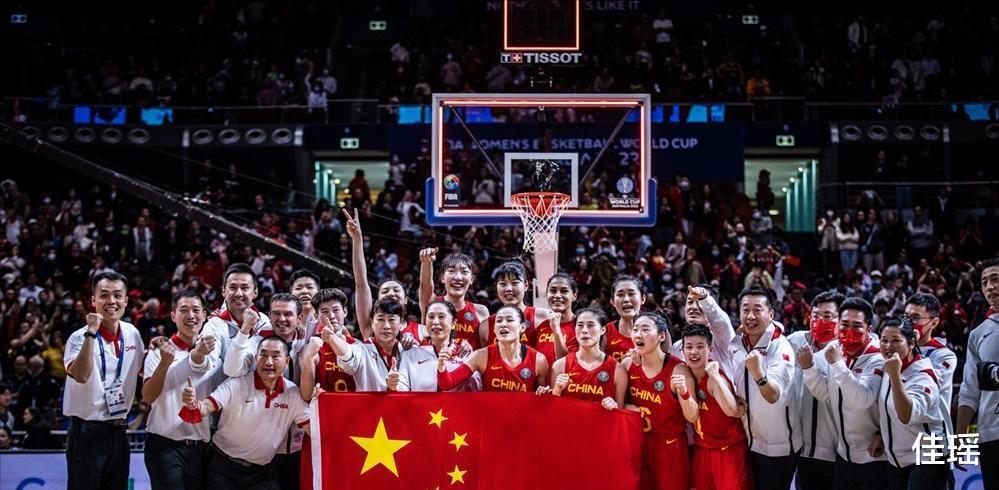 中美女篮对决 比赛解说却冲上热搜：全程唉声叹气 还说成王败寇(4)