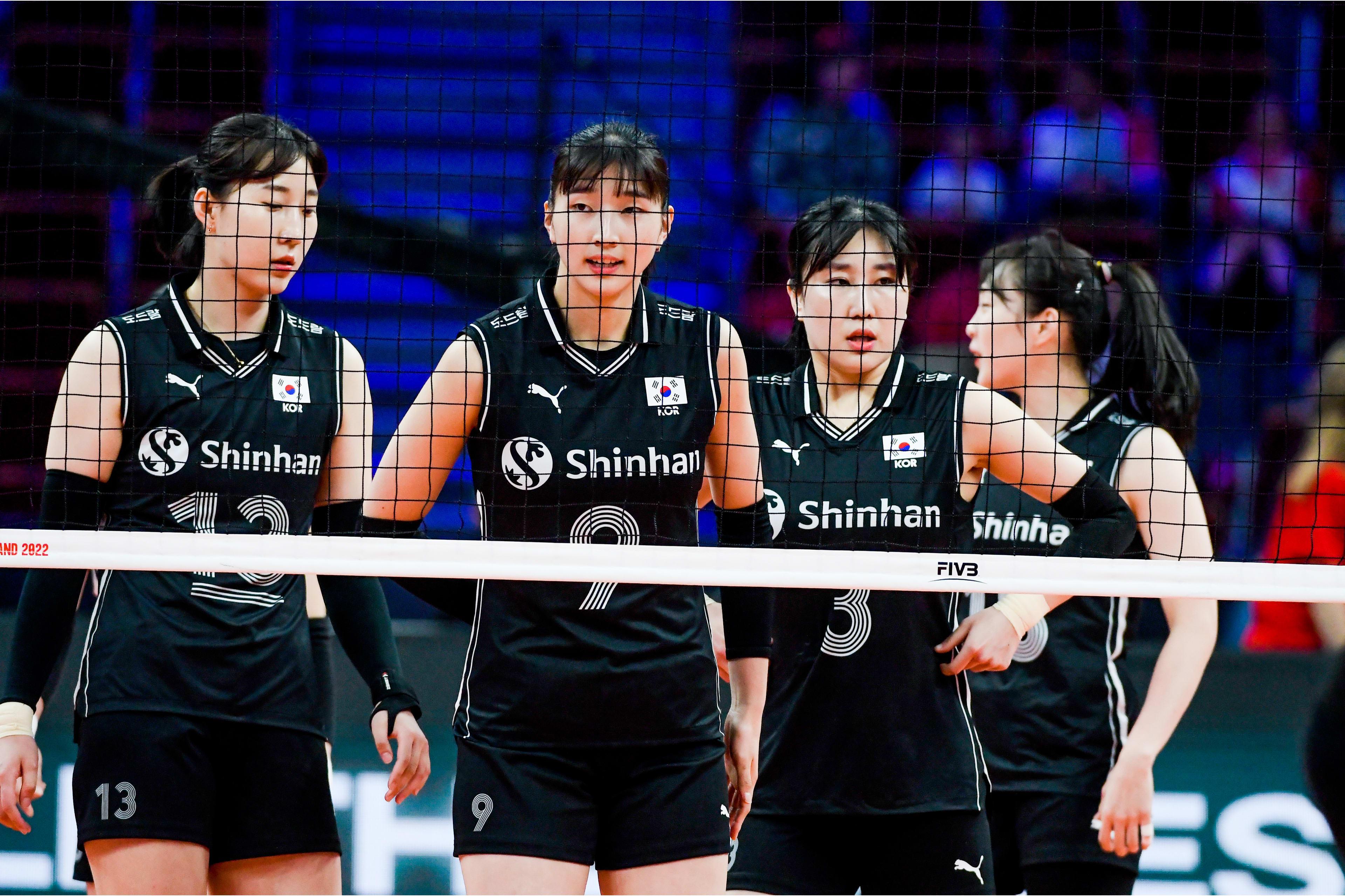 韩国女排终结18连败，一场胜利重回前24名！中国女排复赛对手出炉(2)