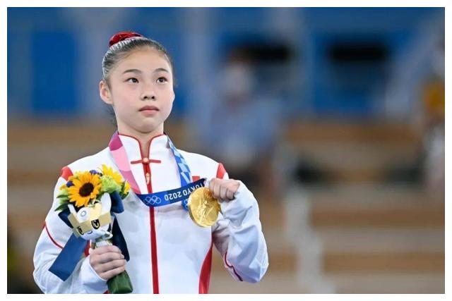 她17岁成奥运冠军，18岁便身材发福，网友：希望不要成下一个程菲(1)