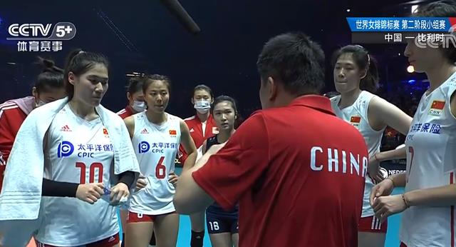 中国女排晋级世锦赛8强！李盈莹抢眼，副攻核心4次发球直接得分(4)
