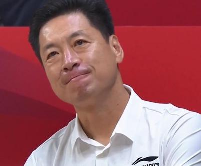上海男篮拿下比赛不容易，王哲林表现格外出色，幸好有他(6)