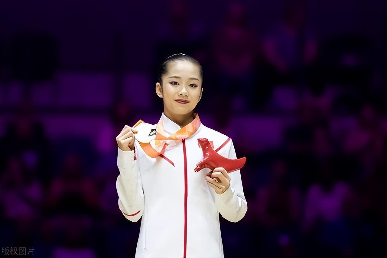 超赞！中国小将击败奥运冠军夺世锦赛首金，总奖牌榜上升至第二！(2)