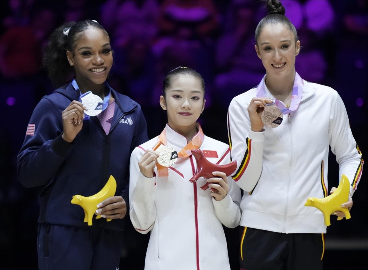 超赞！中国小将击败奥运冠军夺世锦赛首金，总奖牌榜上升至第二！(5)