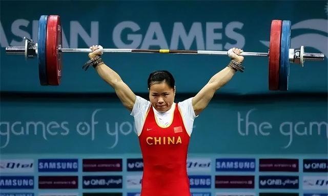43岁奥运冠军陈艳青与64岁丈夫：他住她买的别墅，生的女儿跟她姓(4)