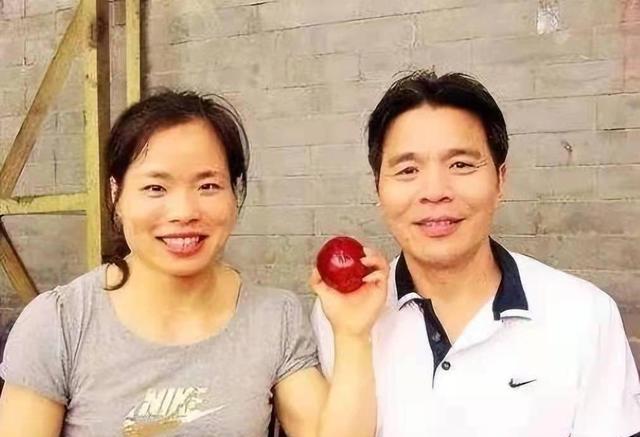 43岁奥运冠军陈艳青与64岁丈夫：他住她买的别墅，生的女儿跟她姓(8)