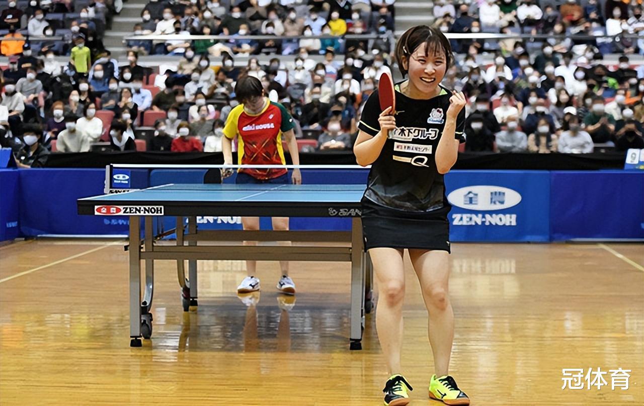 爆冷夺冠！女乒世界冠军击败日本2大主力，昔日中国教练助她复苏(3)