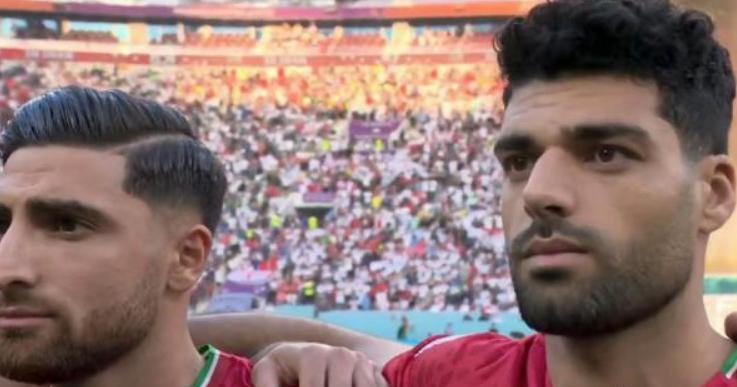 伊朗2-6惨败的背后故事，球队拒唱国歌，英格兰队单膝跪地抗议(3)