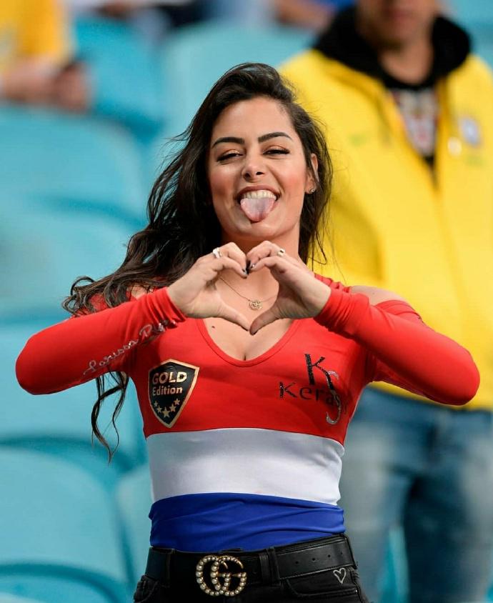 南非世界杯一夜爆红，乌拉圭美女里克尔梅因此赚到多少财富？