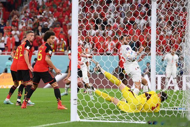本届世界杯首个任意球破门！比利时爆冷0-2负于摩洛哥(2)