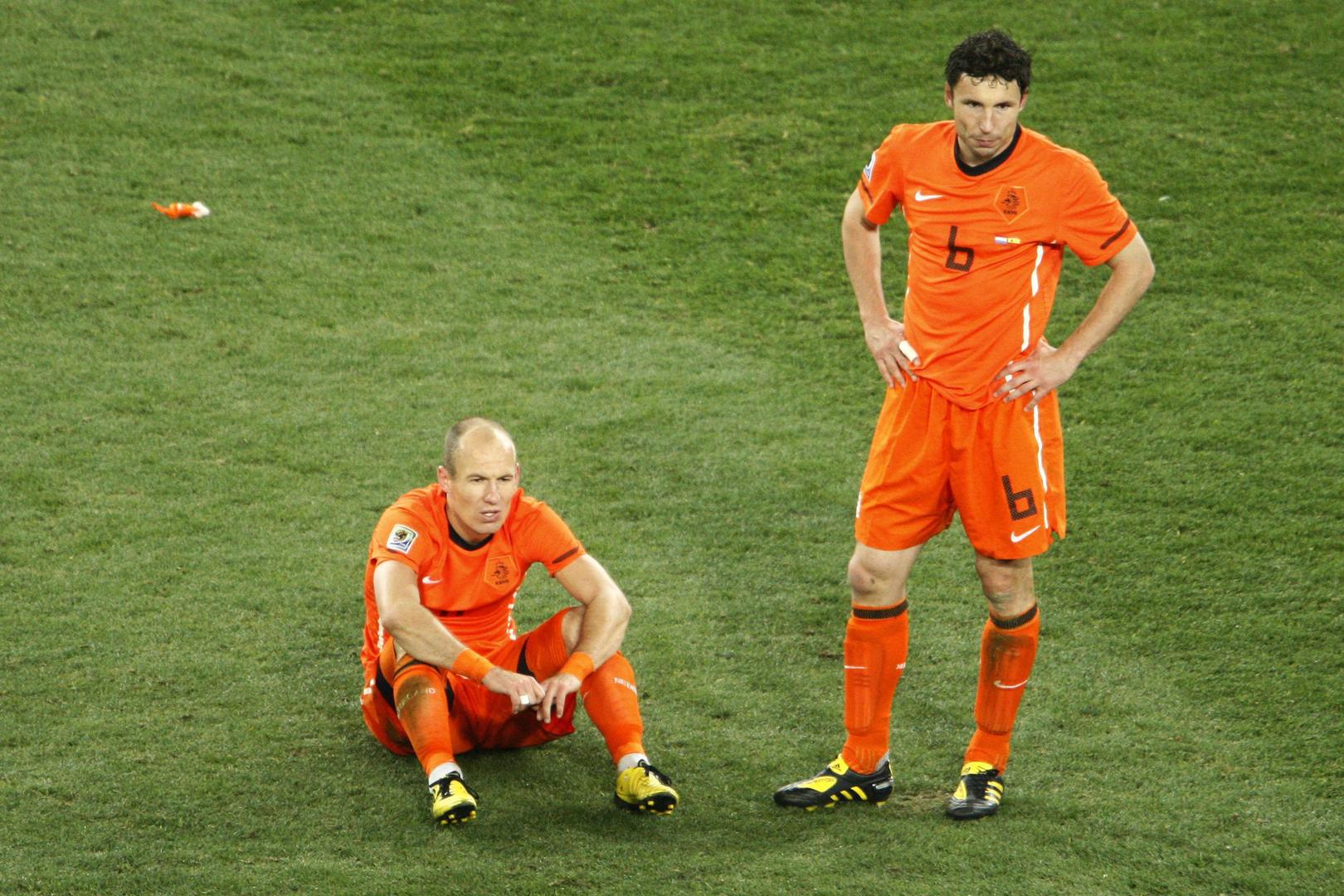丑陋却高效,荷兰队背弃美丽足球头名出线!务实的他们能走更远?(2)