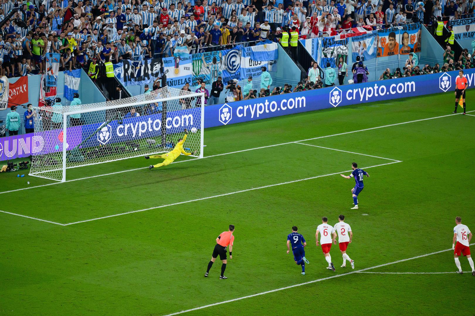 关键战罚丢点球！世界杯3次主罚仅命中1球，梅西险成阿根廷“罪人”