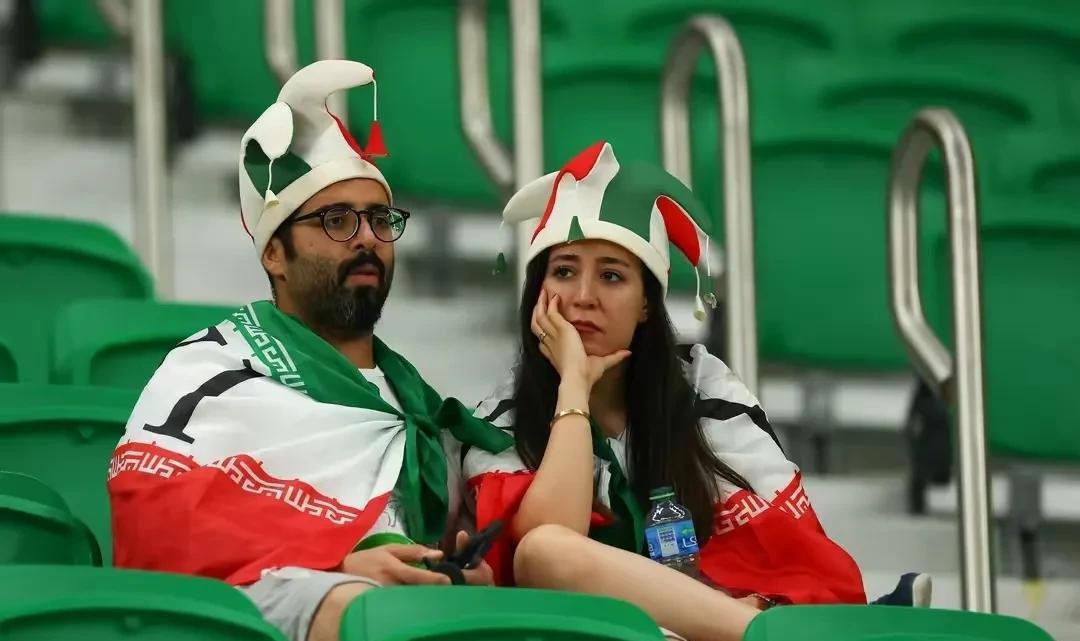 伊朗哭了！这是一场谁也输不起的比赛，哭就对了(24)