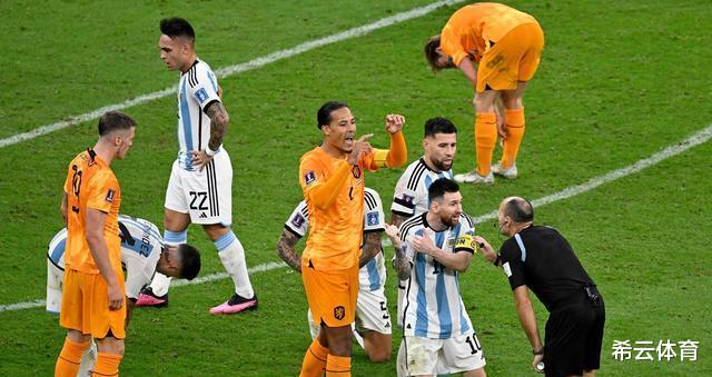 难得！阿根廷在晋级时，梅西气愤地发出声音，当众轰炸国际足联或者受到重罚(2)