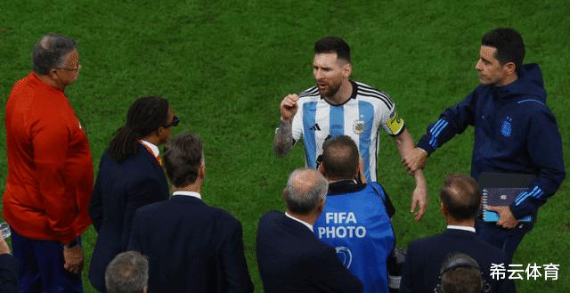 难得！阿根廷在晋级时，梅西气愤地发出声音，当众轰炸国际足联或者受到重罚(5)