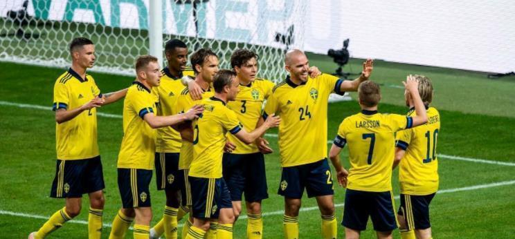 2022年的瑞典国家队：10场比赛输了一半，世界排名降了7位(3)