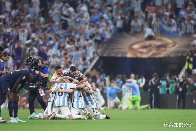 英国媒体坐不住了！痛批阿根廷队不配冠军，把阿根廷队一顿嘲讽(5)