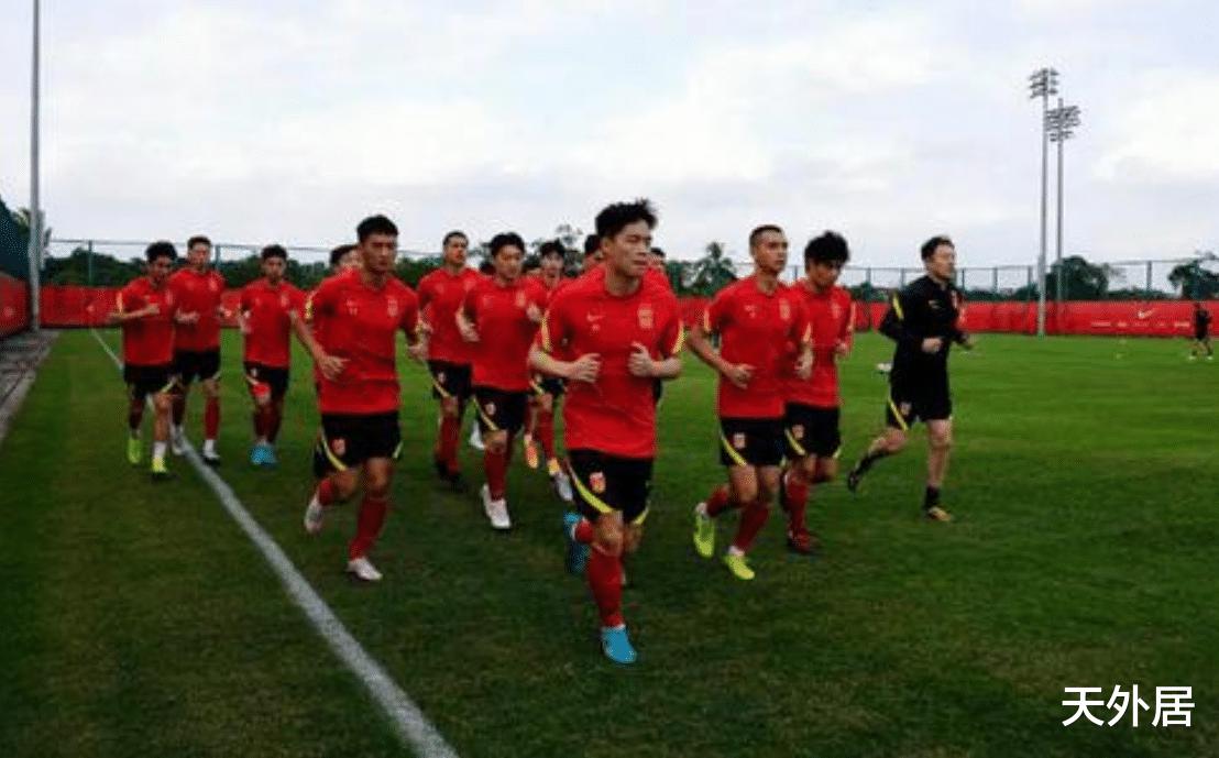 中国足球已出现国脚逃跑：2人连夜离境！另有2俱乐部接近解散