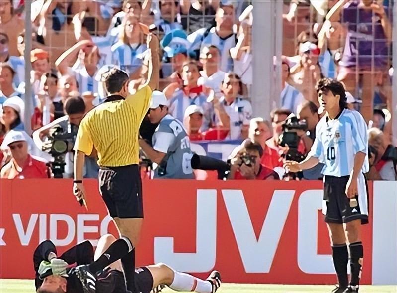 98世界杯，奥特加驴脾气上头酿大祸，冰王子优雅破门绝杀阿根廷(19)
