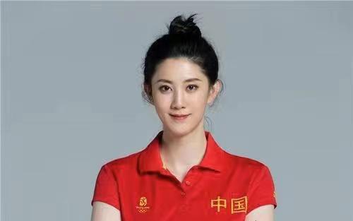 她是女排最美球手，曾与刘翔传绯闻，前夫是央视导演，如今怎样了(1)