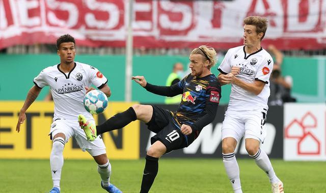 桑德豪森在德乙联赛保级战意强烈，弗赖堡实力更胜一筹！(2)