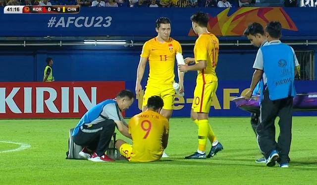 国奥0-1韩国遭绝杀，段刘愚护球让对方狼狈，年轻球员差距真不大(2)