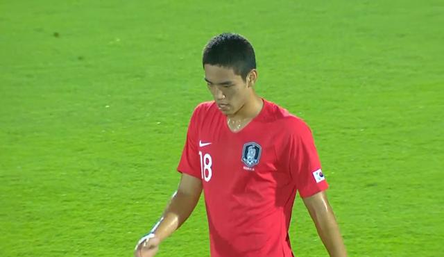 国奥0-1韩国遭绝杀，段刘愚护球让对方狼狈，年轻球员差距真不大(6)