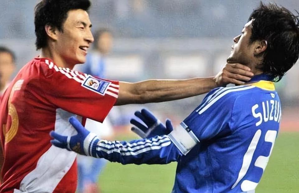 李玮锋回应掐日本球员脖子：当时很自豪是种荣耀，代表血性(2)