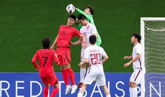 绝了，韩国媒体做出争议报道：国青艾菲尔丁很意外，球迷骂声一片(4)