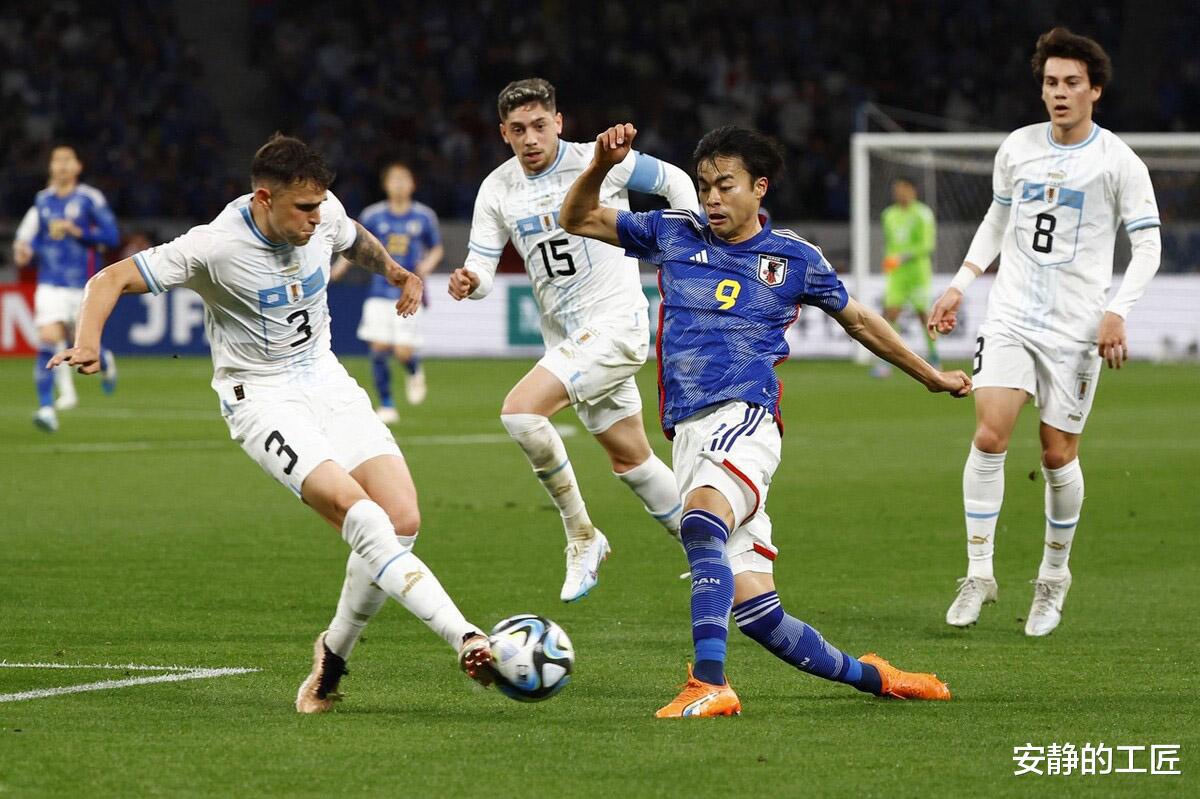 三笘薰一条龙造威胁！麒麟杯-日本队与乌拉圭战成平，再次彰显实力(1)