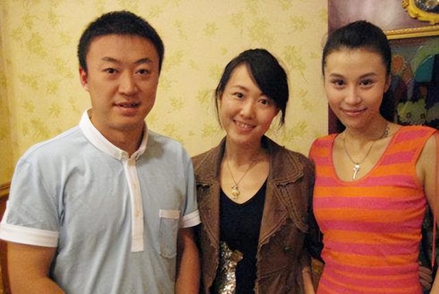 国乒冠军马琳前妻：分得千万资产后再嫁金融学霸，带2娃居住美国(18)