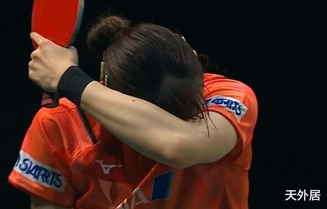 决胜局19-21！国乒女单输外战，王艺迪错失9个赛点出局，对手哭了(3)