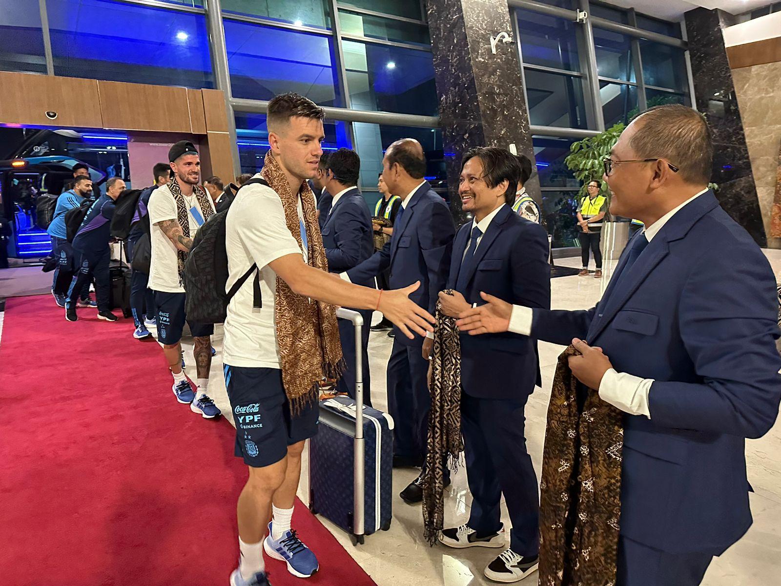 阿根廷队已抵达印尼，6月19日将与印尼国家队热身(2)
