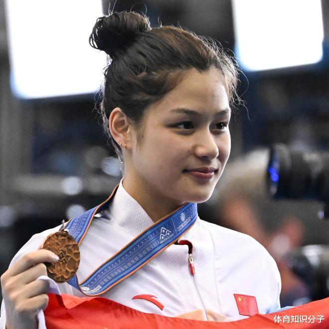 重现叶诗文奇迹！17岁天才少女创造惊喜，中国泳坛新天后要来了(5)