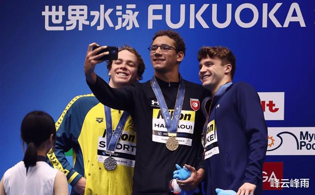 覃海洋成福冈游泳世锦赛首位三冠王，他与蛙王皮蒂的较量在后面(4)