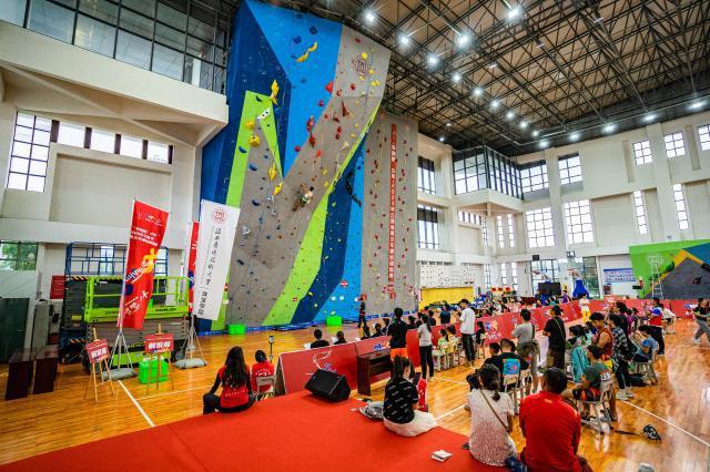 云南省青少年攀岩锦标赛落幕 60余名运动员参赛(2)