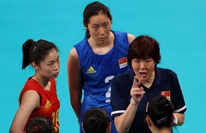 女排奥运资格赛爆大冷！中国女排被逼进绝境，将面临提前出局风险(15)