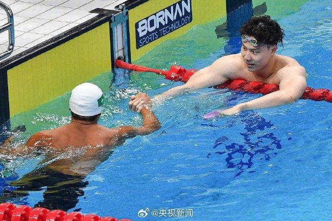 亚运游泳中国再斩4金 覃海洋再刷赛会纪录夺冠(1)