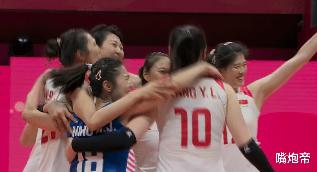 中国女排3-0灭日本夺冠！蔡斌笑了，惠若琪激动，张常宁意味深长(3)