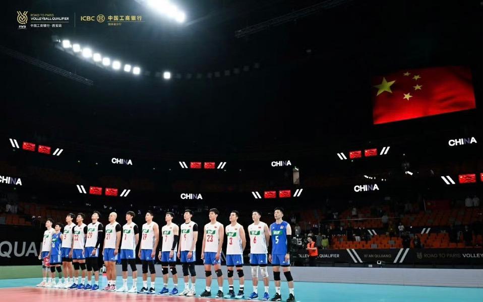 太可惜！中国男排队员拼尽全力但教练拖后腿，奥资赛五局不敌荷兰(3)