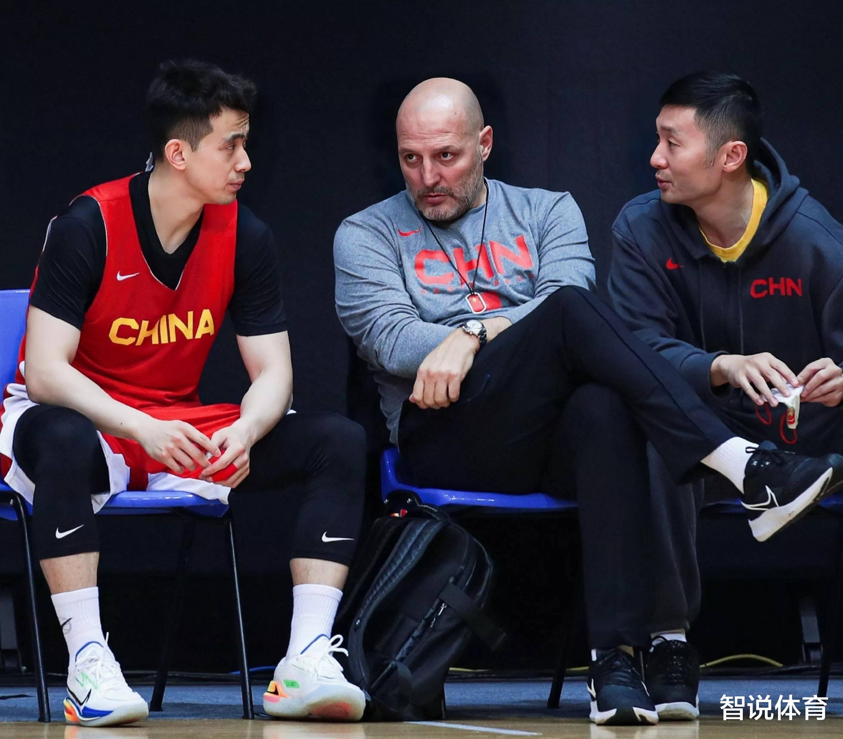 北京时间10月9日，中国男篮传来易建联、杨鸣、乔帅三人的消息(2)